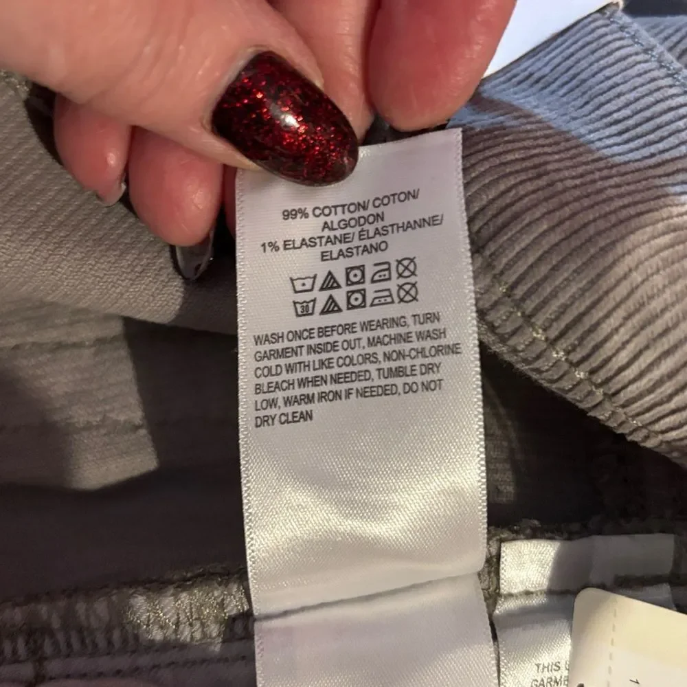 NWT Lucky Brand Boy midrise relaxed straight leg grey corduroys. Sz 28/6 regular